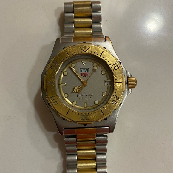 TAG Women’s Watch - Picture 3 of 14